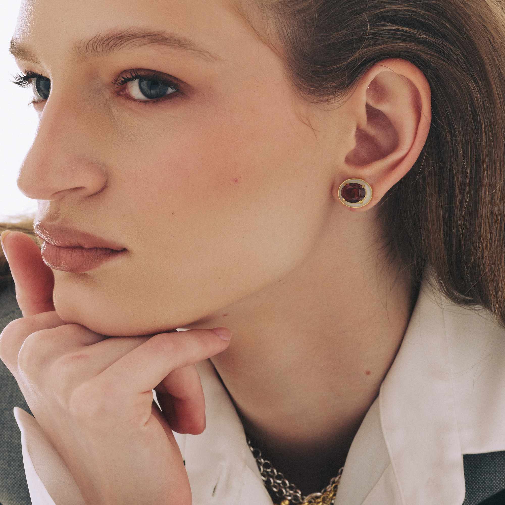 Brinco Érika Ouro com Vidro Ametista