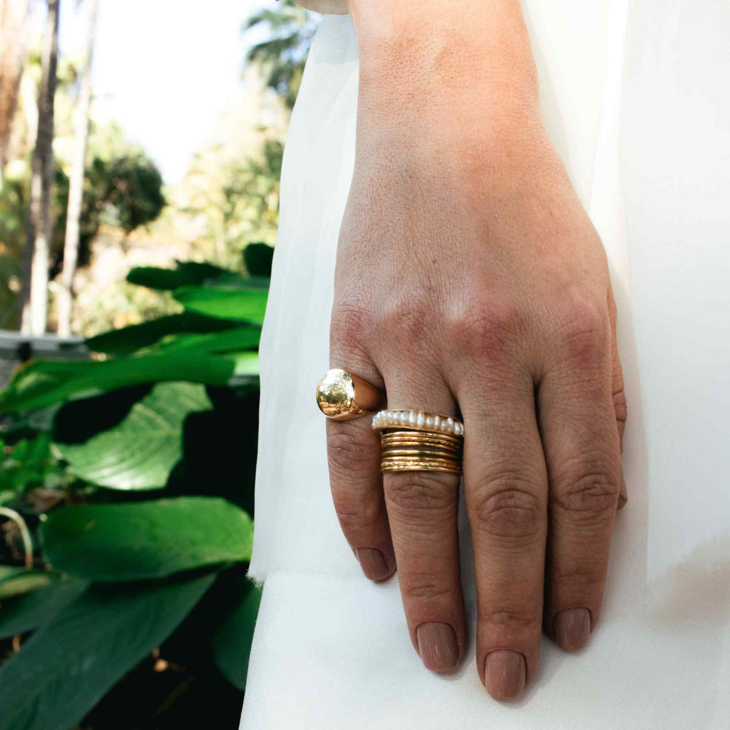 Anel Bruma Ouro Ajustável com Pérolas