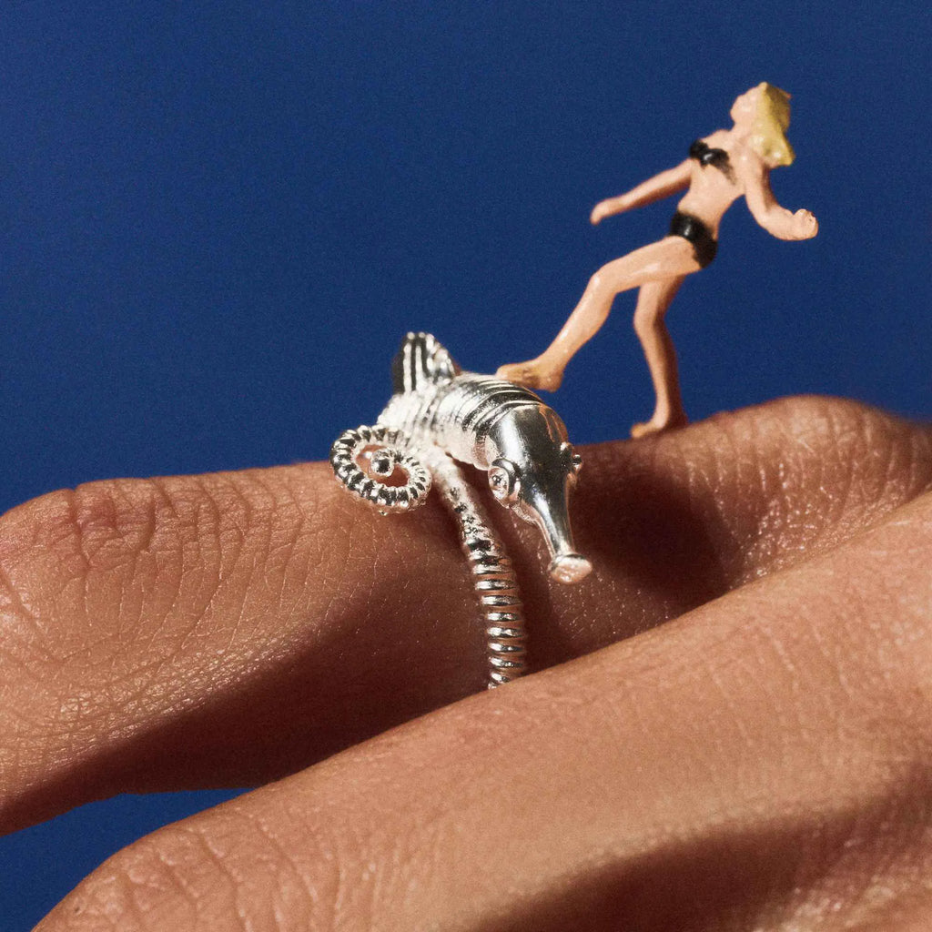 Anel Cavalo Marinho Milo Prata Ajustável