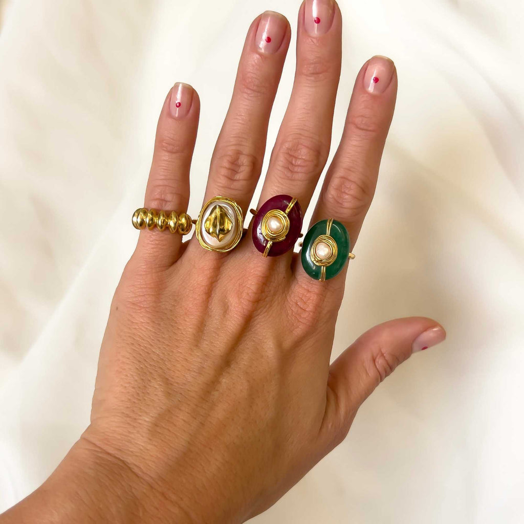 Anel Ciclo Ouro Ajustável com Jade Rubi