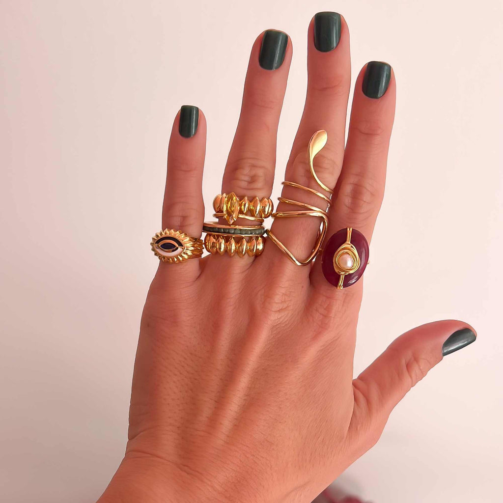 Anel Ciclo Ouro Ajustável com Jade Rubi