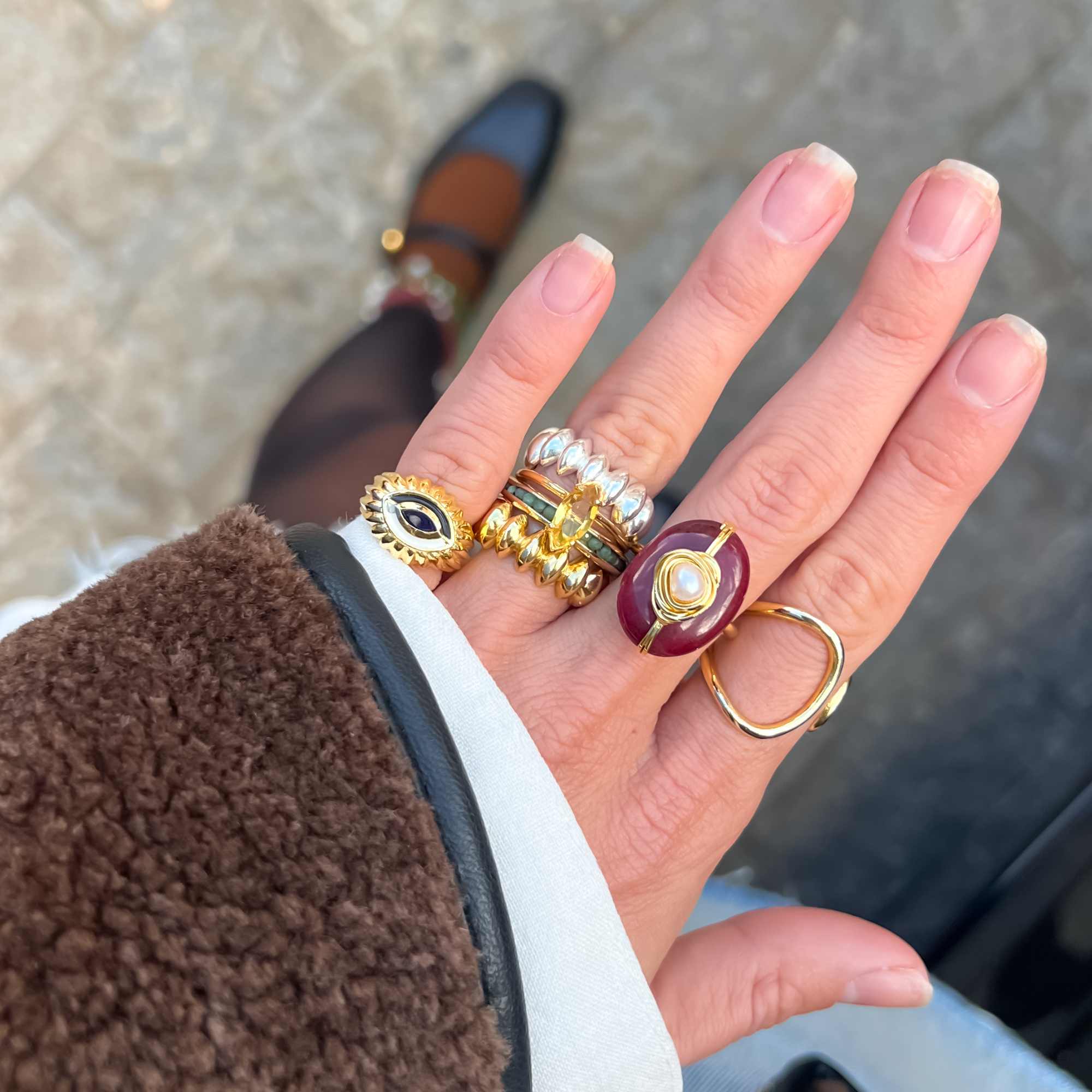 Anel Ciclo Ouro Ajustável com Jade Rubi