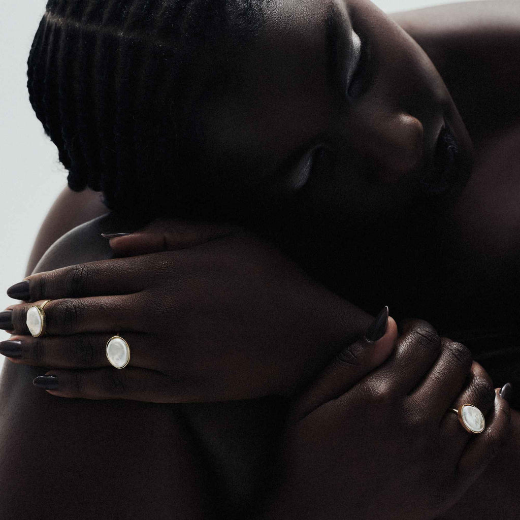 Anel Noz Ouro Ajustável com Pérola