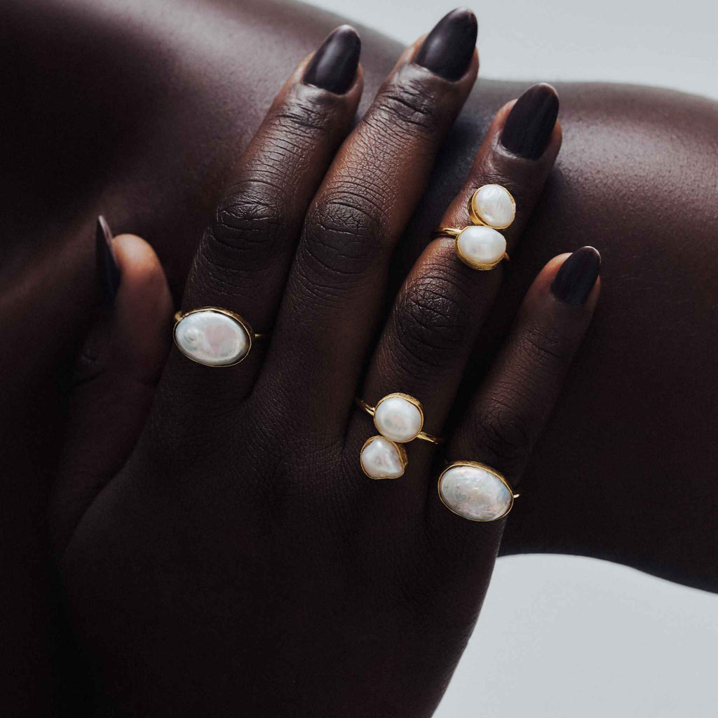 Anel Noz Ouro Ajustável com Pérola