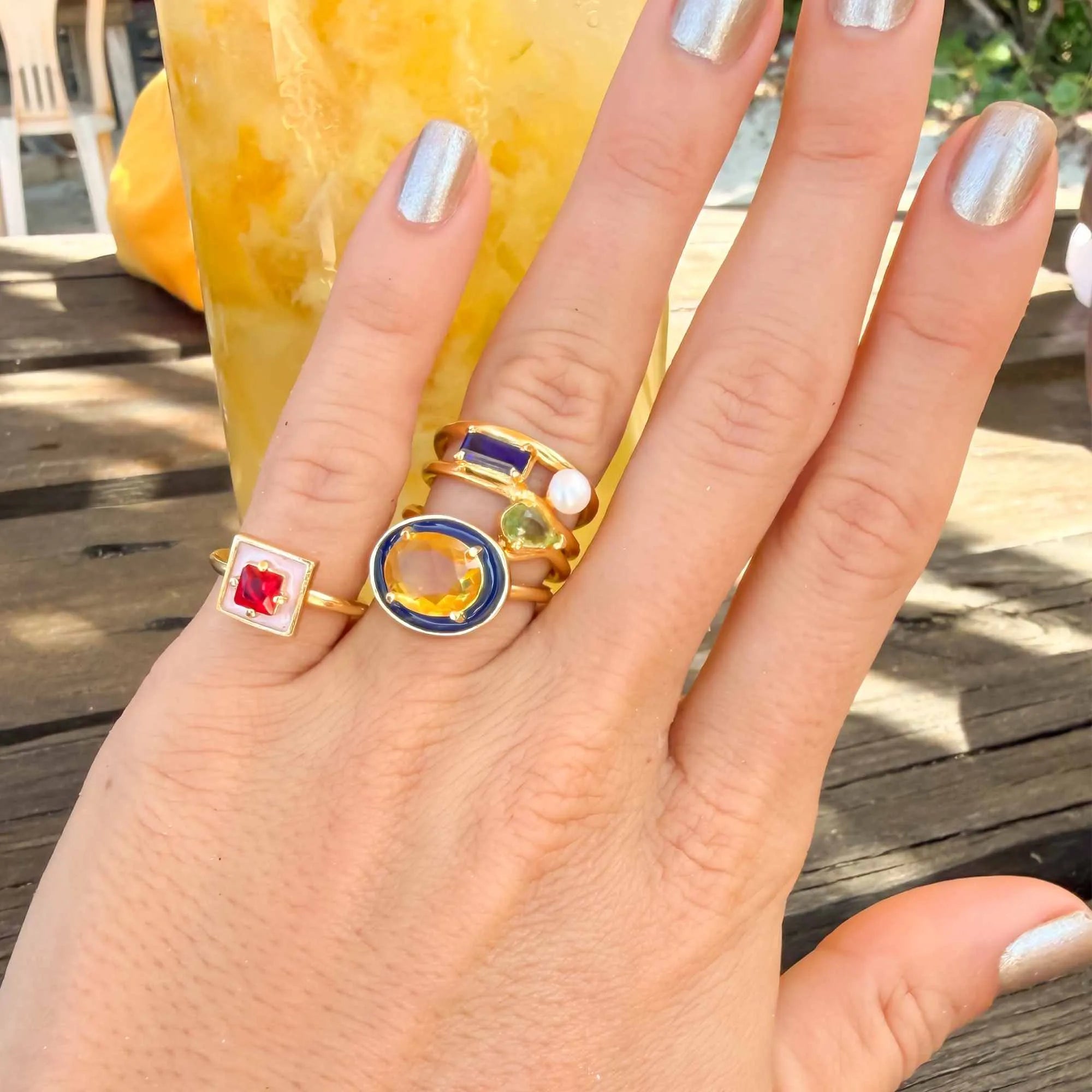 Anel Vera Ouro Ajustável com Vidro Rubi