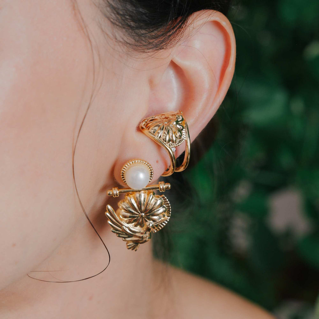 Brinco Beija-Flor Ouro com Pérola
