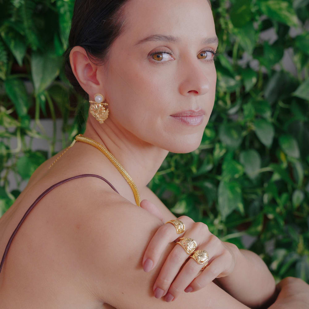 Brinco Beija-Flor Ouro com Pérola