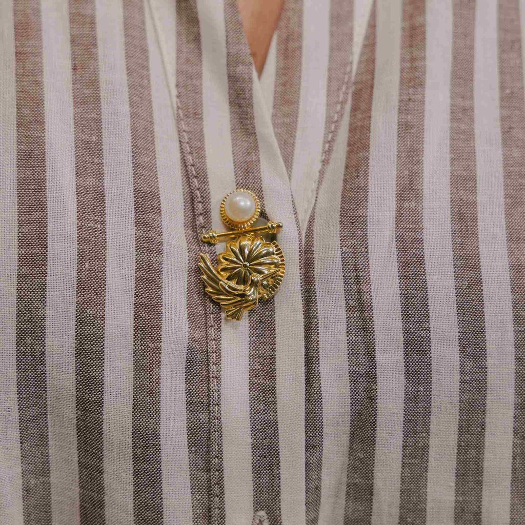 Brinco Beija-Flor Ouro com Pérola