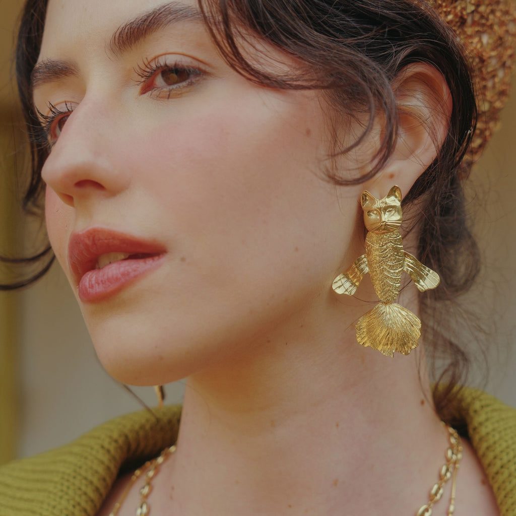 Brinco Gata Mia Ouro