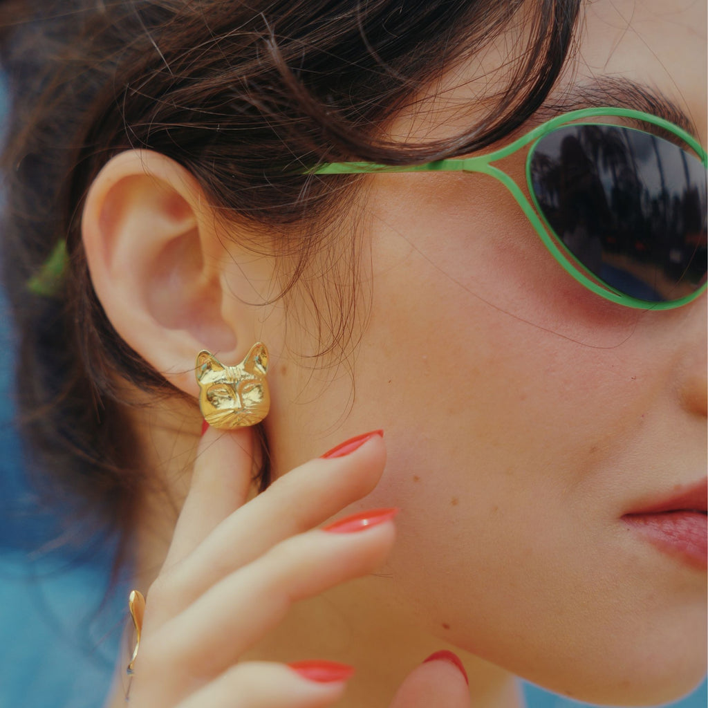 Brinco Gata Mia Ouro