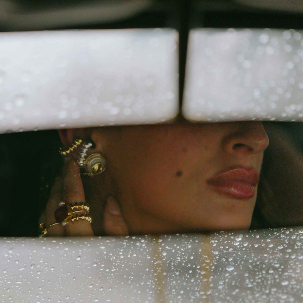 Brinco Pato Ouro com Madrepérola