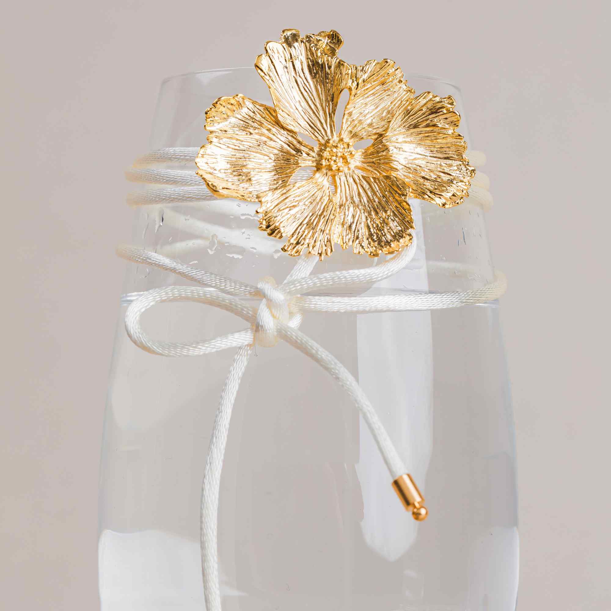 Broche Flor Hibisco Ouro