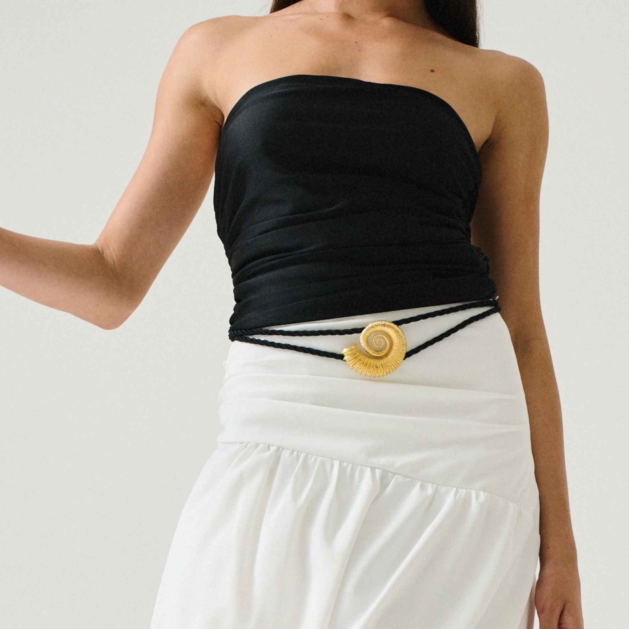 Cinto Caracol Ouro com Cordonê Preto