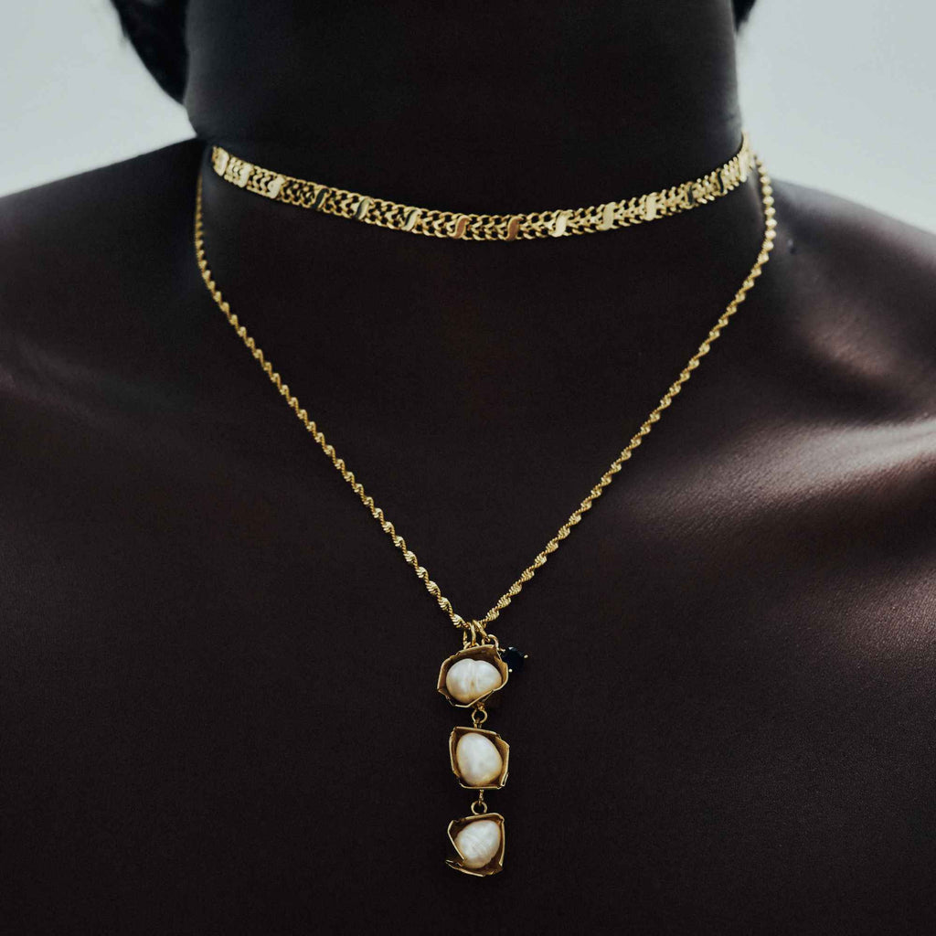 Colar Madre Ouro com Pérolas
