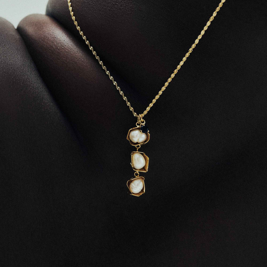 Colar Madre Ouro com Pérolas