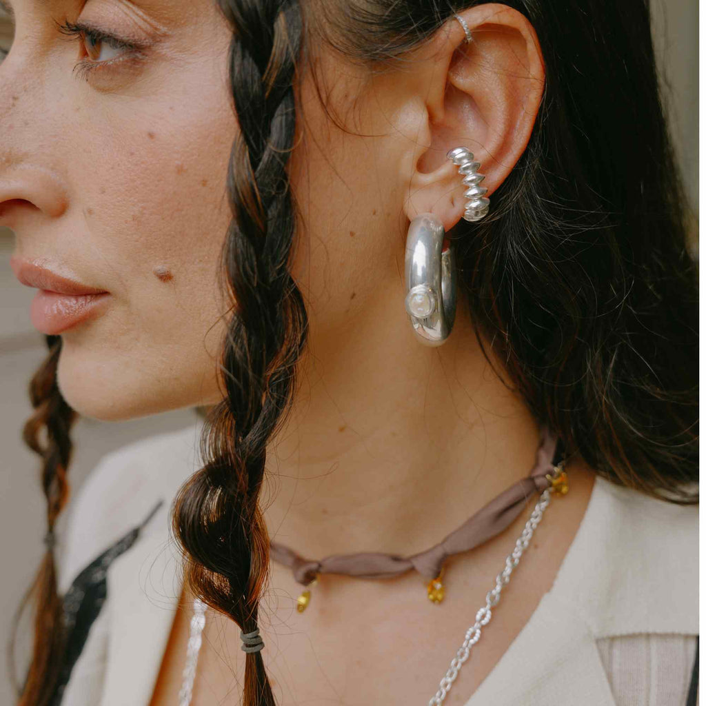 Colar Mel com Fita de Cetim e Pingentes Facetados