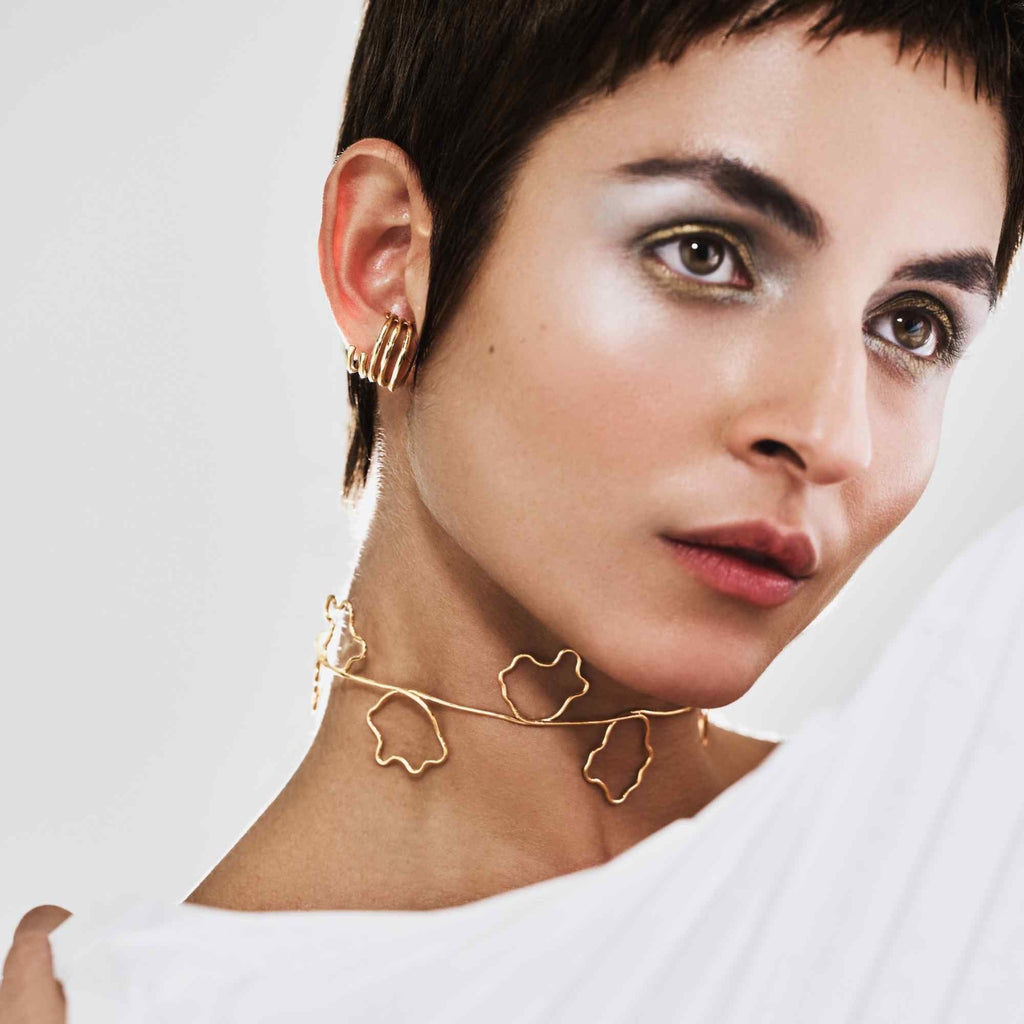 Gargantilha Flor Hibisco Ouro