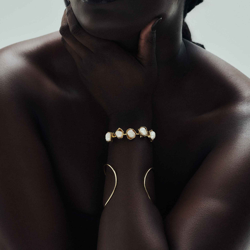 Bracelete Madre Ouro Ajustável com Pérolas